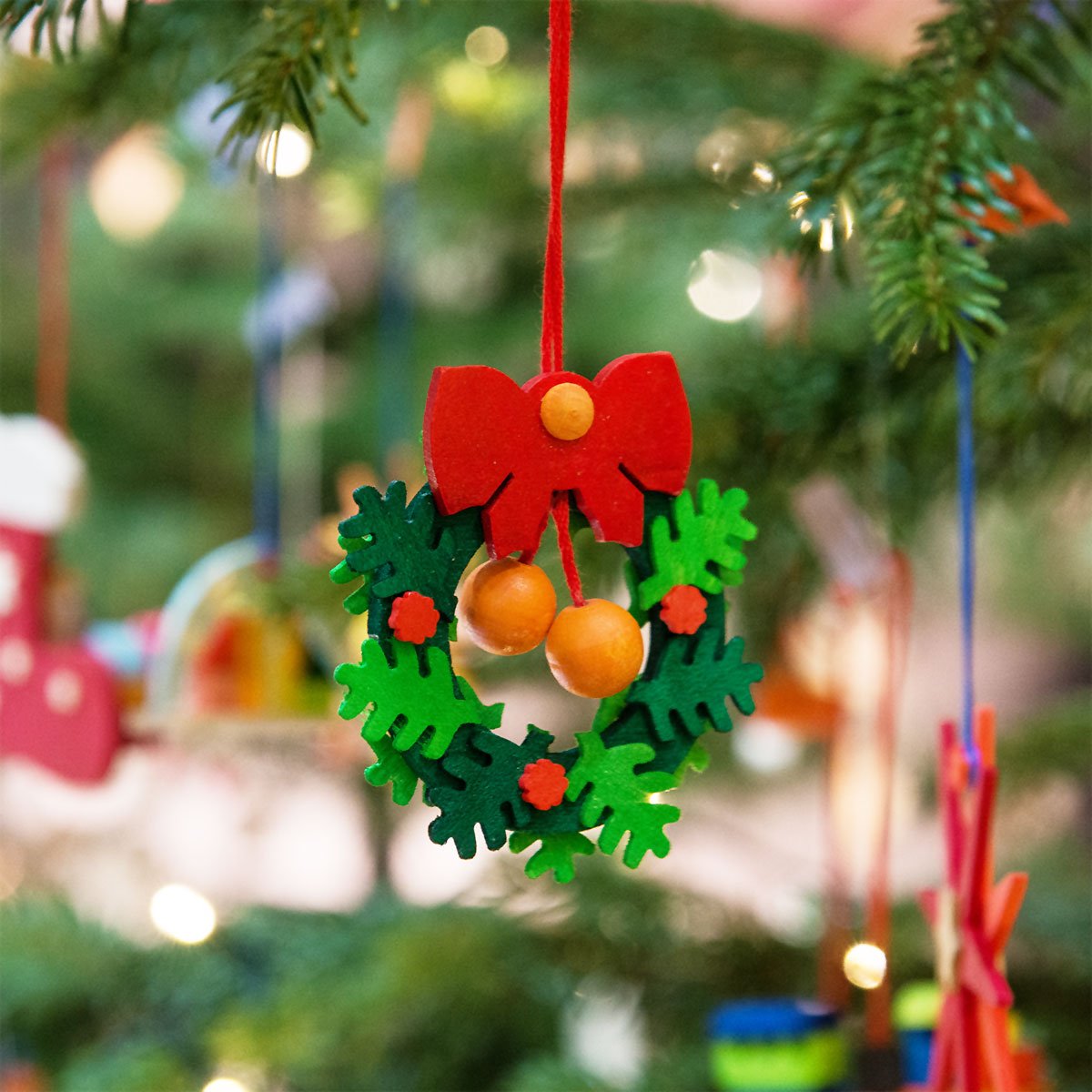 Textured Wreath with Hearts - Christmas tree decoration